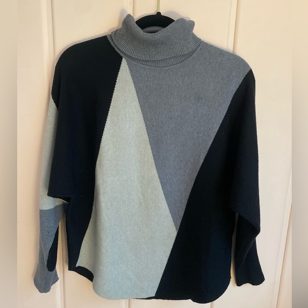 Colorblock Turtleneck Sweater milano